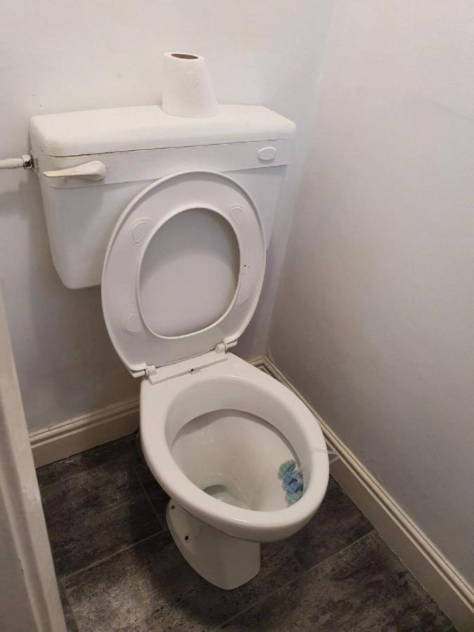 Double Bedroom 96Glc Greater Manchester Мидълтън Екстериор снимка